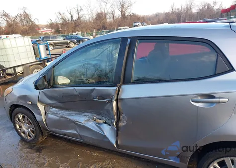 2011 Mazda Mazda2 Sport z USA, uszkodzony, nr VIN JM1DE1HZ3B0130059